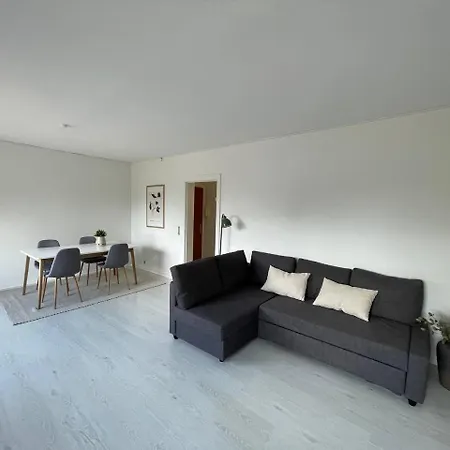 Stylish Long-term Flat For Expats Apartment *