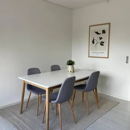 Stylish Long-term Flat For Expats *