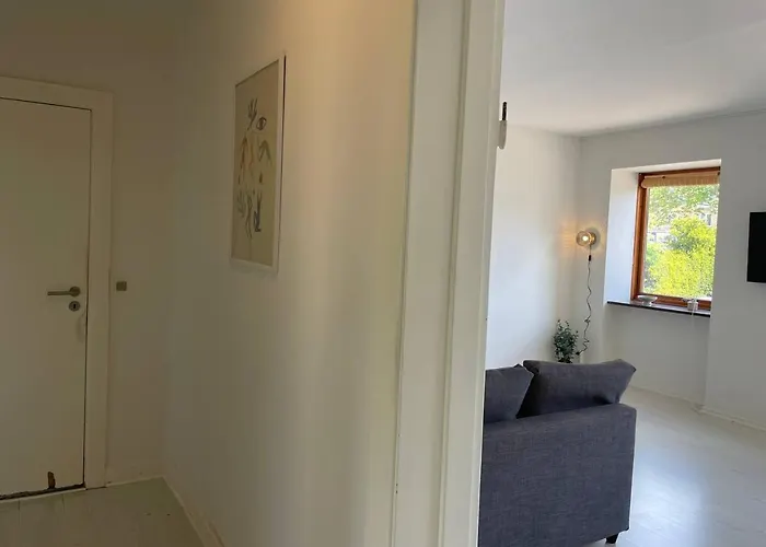 Stylish Long-term Flat For Expats Søborg